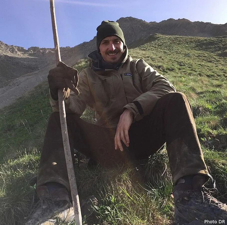 ibrahimovic exhibe un look pas tres zlatan ibrahimovic a le look des montagnes113215