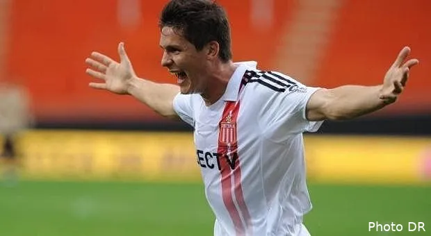 l om grille par le benfica sur son buteur argentin carillo a l om bielsa n a plus qu a dire oui un buteur argentin a l om ca se precise guidom 84141 8419384367