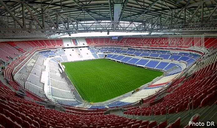le nom des tribunes du grand stade devoile stadeol126873