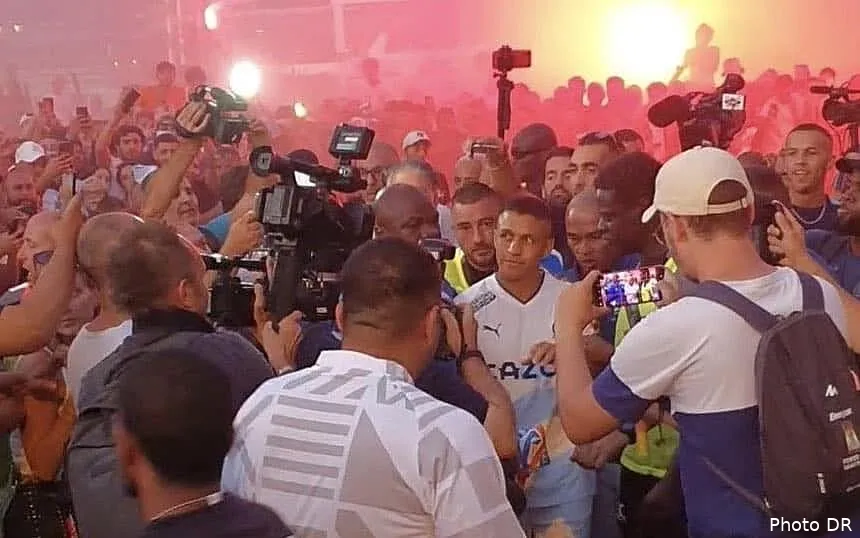 lionel messi et le psg insultes l accueil d alexis sanchez degenere fzvfo87wiaagskb 347561