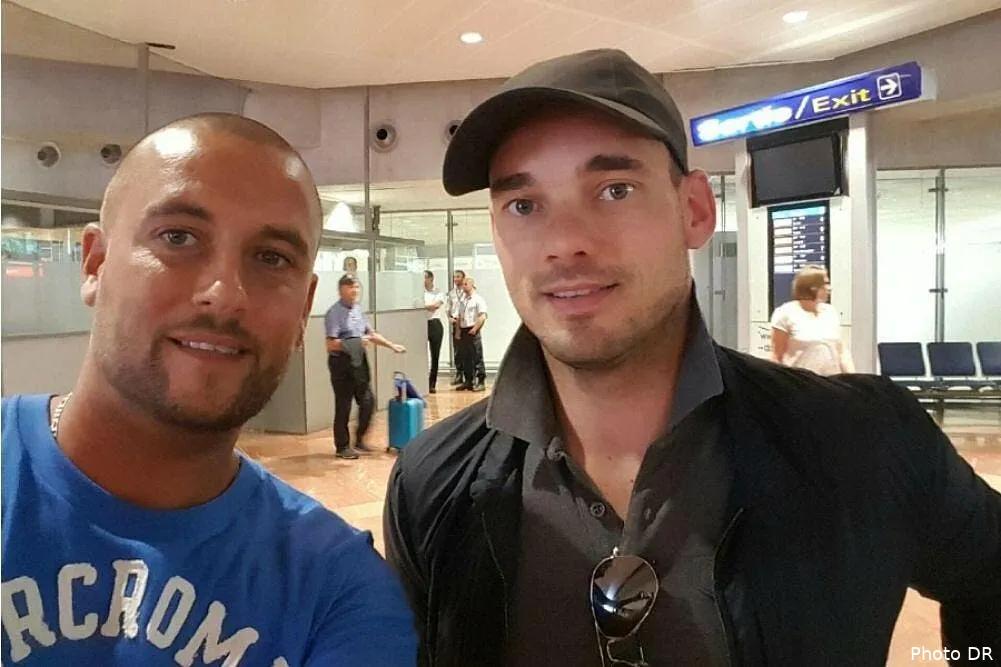 mercato sneijder est arrive a nice pour signer son contrat 1212774 sneijder nice188757
