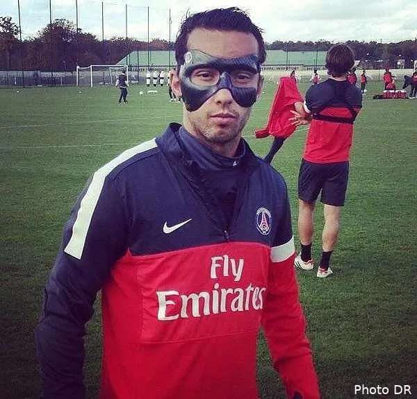 nene presente son masque de zorro a7xd1brcqaeuwd 42773