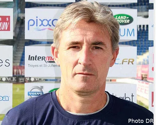 officiel claude robin entraineur de troyes claude robin127501