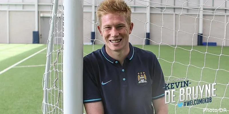 officiel de bruyne signe a manchester city cnqml2tw8aaww8j119575