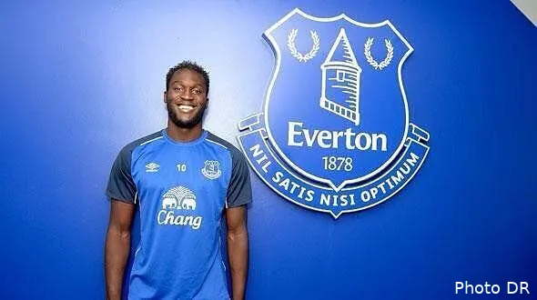 officiel lukaku signe a everton pour 35me bt0rqm0iuaa nfw88529