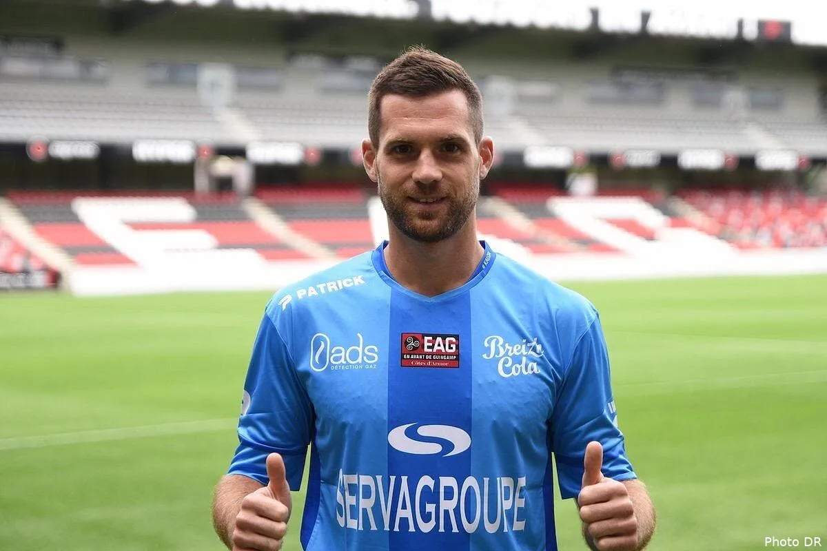 officiel petric quitte angers et signe a guingamp dikg4kaxgaa7srk191683