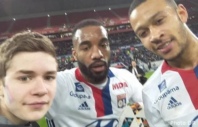 ol aulas lui pardonne pas de plainte contre l auteur du selfie 648x415 15 ans tom pu poser plein match dimanche lacazette memphis personne securite parc ol172300