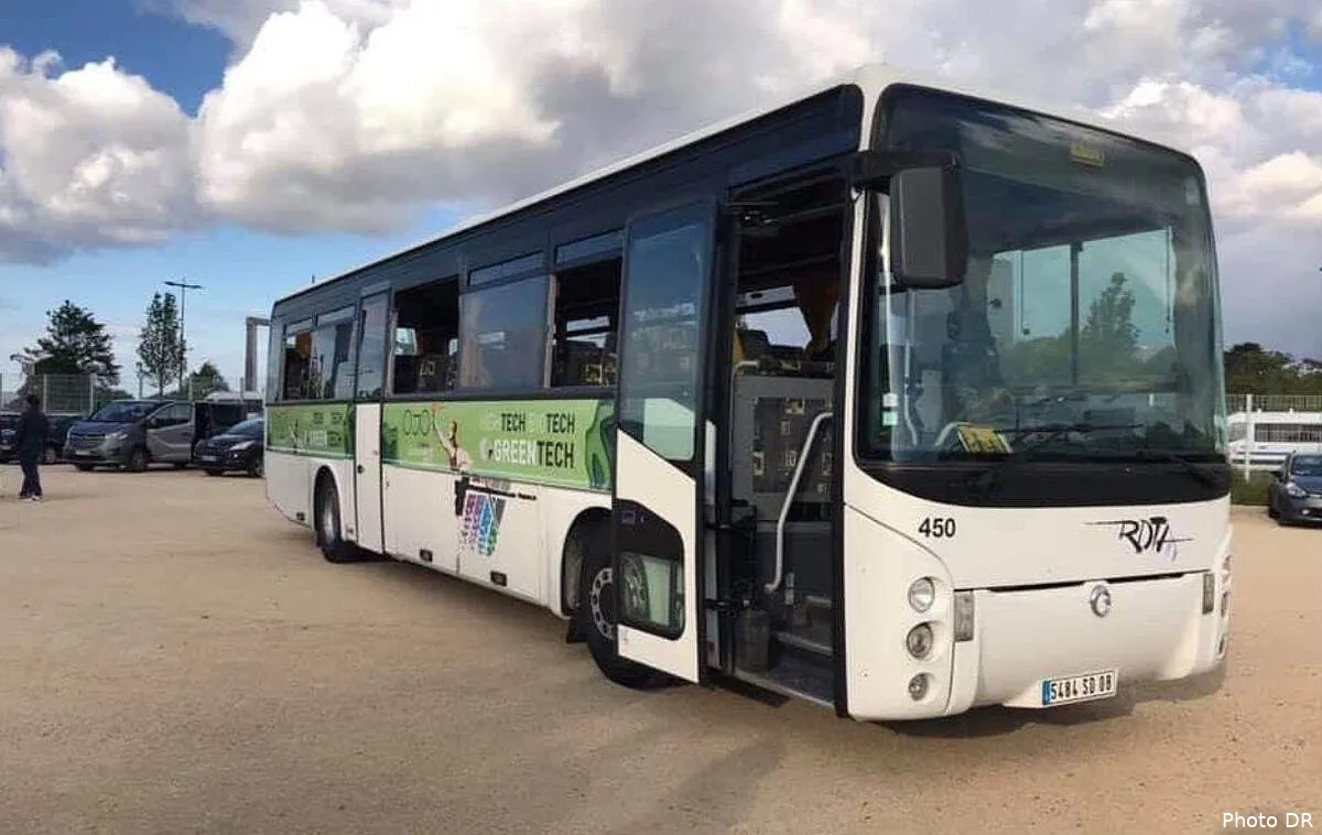 ol des supporters lillois attaques a lyon par des hommes masques bus losc252499