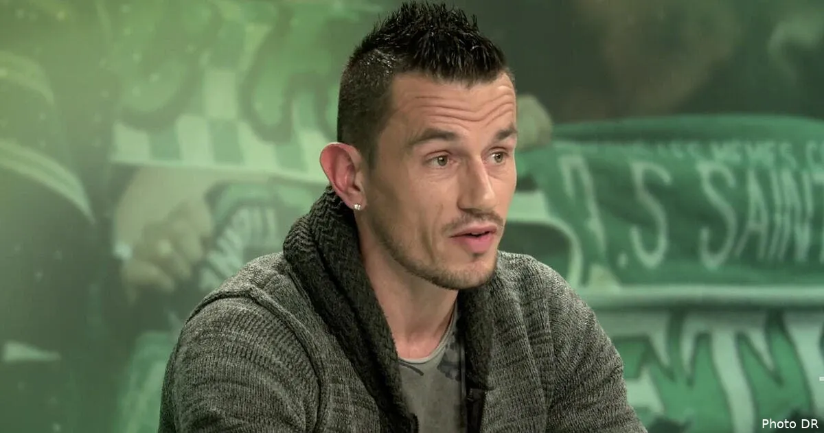 ol fekir fait un geste qui fait que l ol ne sera jamais autant aime que l asse capture d e cran 2017 11 12 a 15 18 32199517