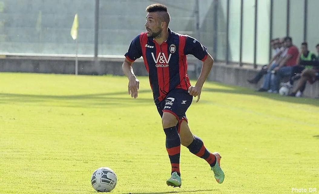 ol losc un arriere gauche italien dans le viseur au mercato martella148084