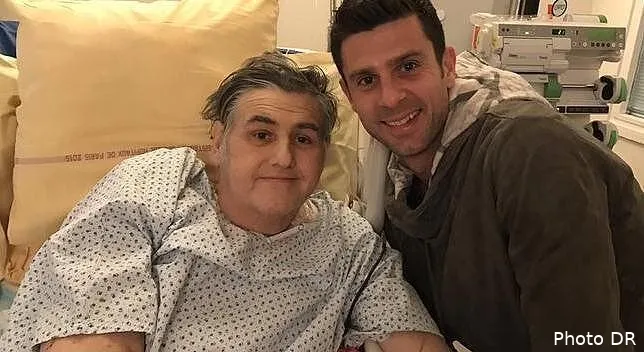 pierre menes avoue que sans greffe il serait mort pierre menes annonce sa greffe foie rein et remercie la famille du donneur pierre menes donne de ses nouvelles avec une guest star cz ho2hw8aam ku 164796 165372165826