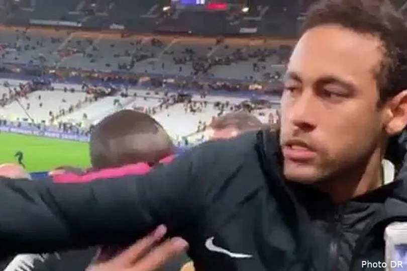 psg furieux et insulte neymar colle une beigne a un petit malin 0 blp chp neymar280419slug 10238jpg251723