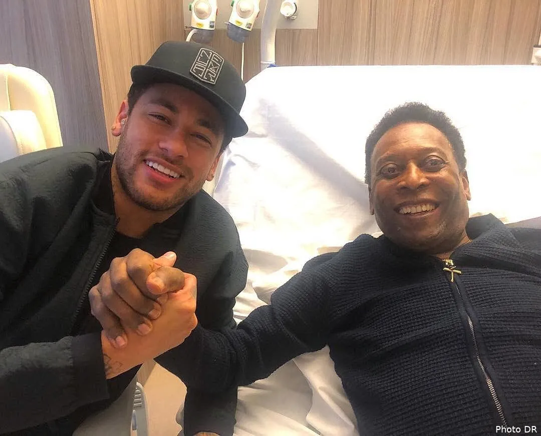 psg neymar a rendu visite au roi pele a l hopital d3ptbp7xsaichbf249949