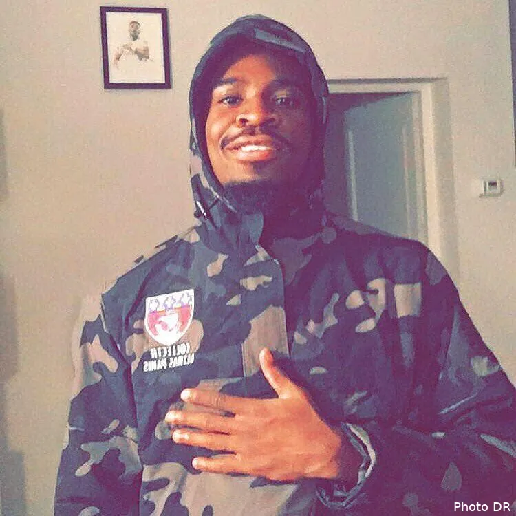 psg serge aurier habille pour l hiver par le collectif ultras paris cvzeftvxyaasglk158796