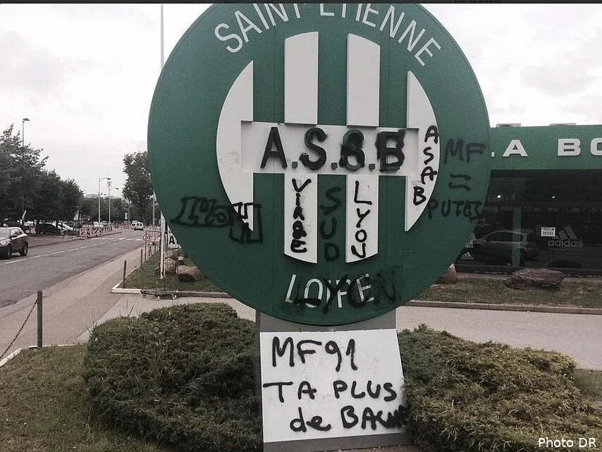 tags a l asse l ol denonce ses pseudo supporters asse114371