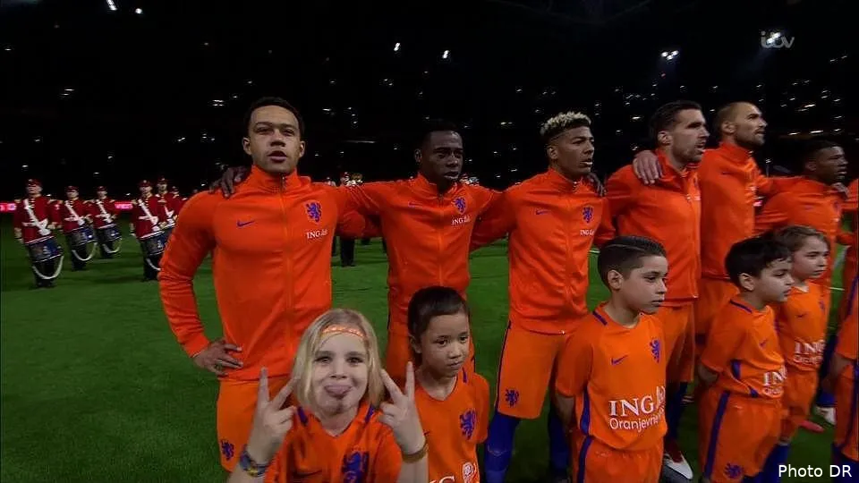 tv depay se retrouve involontairement mele a un gros malaise en direct nintchdbpict000394348382213775