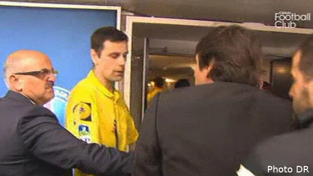 video l invraisemblable geste de leonardo a l arbitre de psg va vide o leonardo bouscule larbitre castro en fin du match psg valenciennes 1 156371