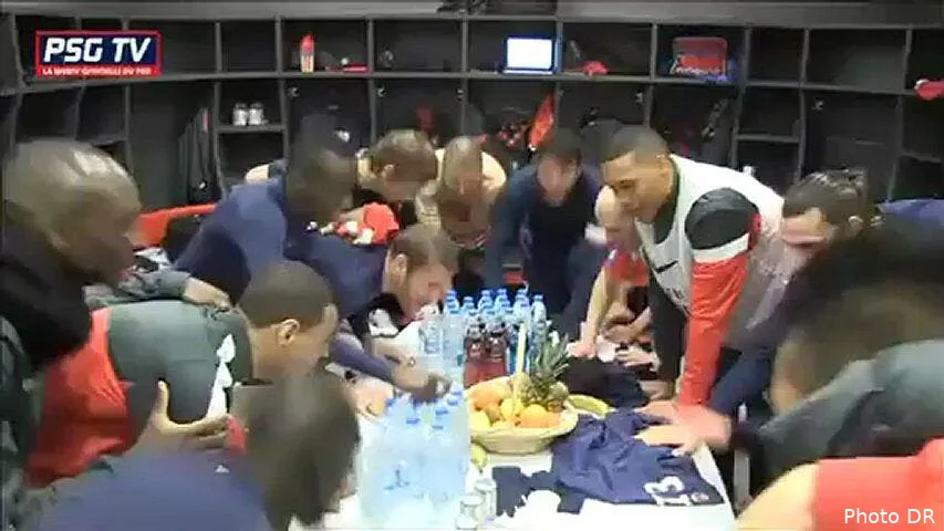 video vestiaire et reactions apres la victoire du psg a va 53486267 jpeg preview source45273