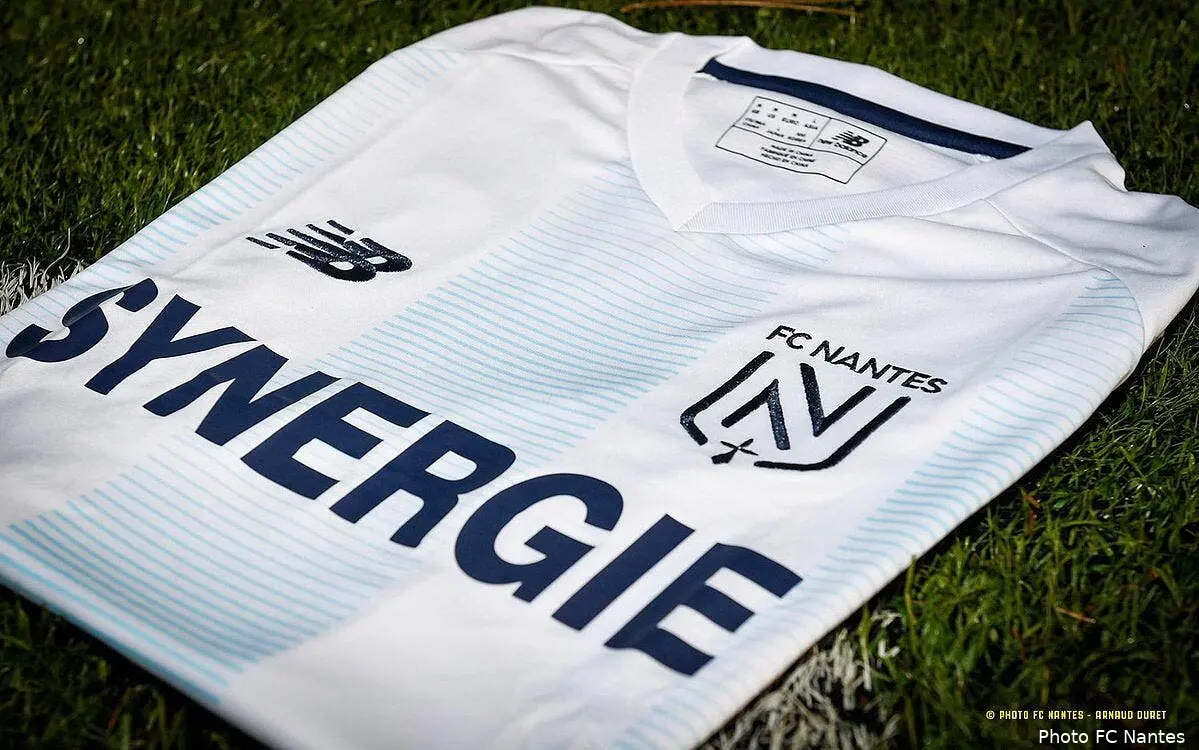 nantes un sublime maillot en hommage a emiliano sala devoile fc nantes276017