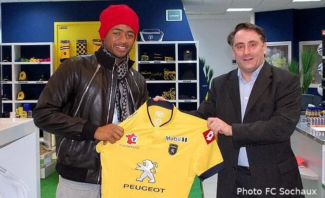 photo jordan ayew est arrive a sochaux ayew signature73501