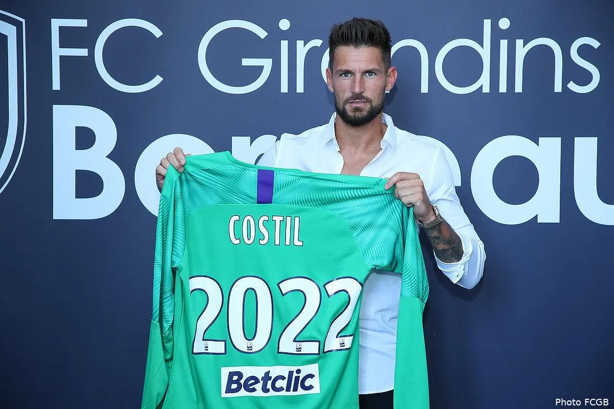 officiel costil prolonge d une saison a bordeaux costil 13262883