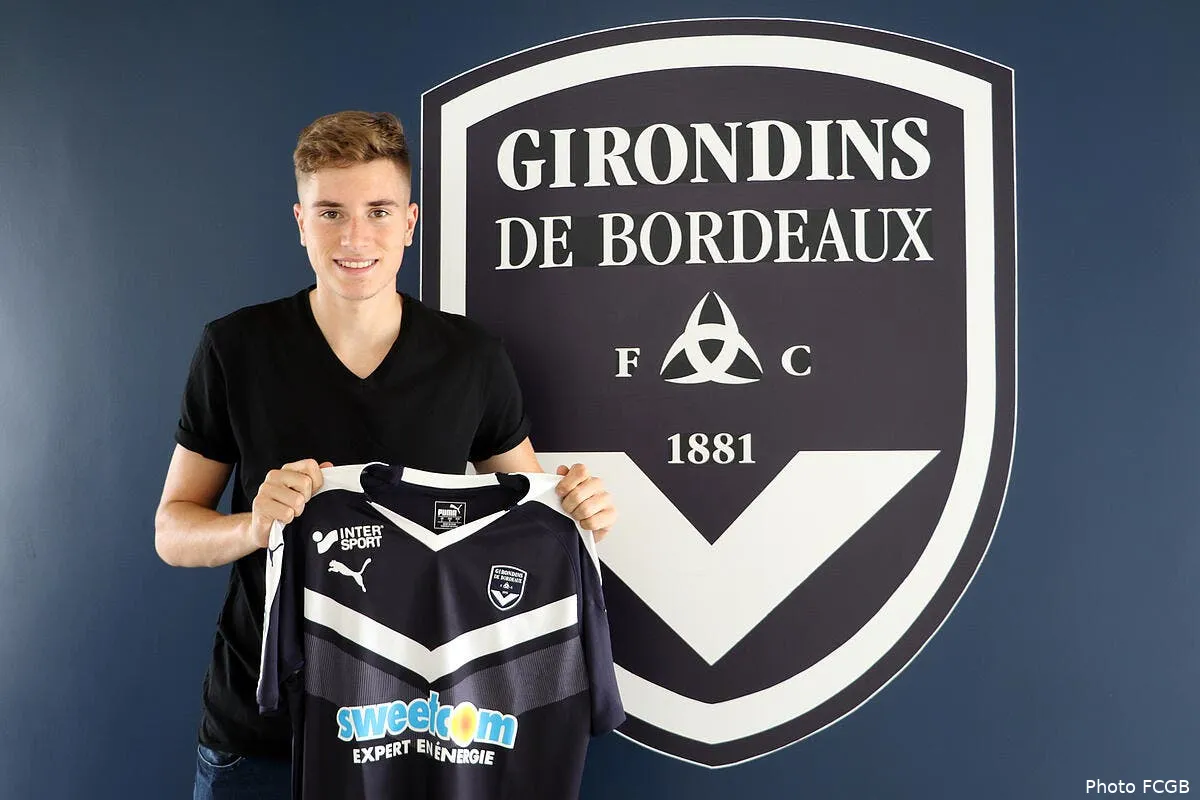 officiel toma basic signe a bordeaux jusqu en 2022 2018 08 08 basic 03227027