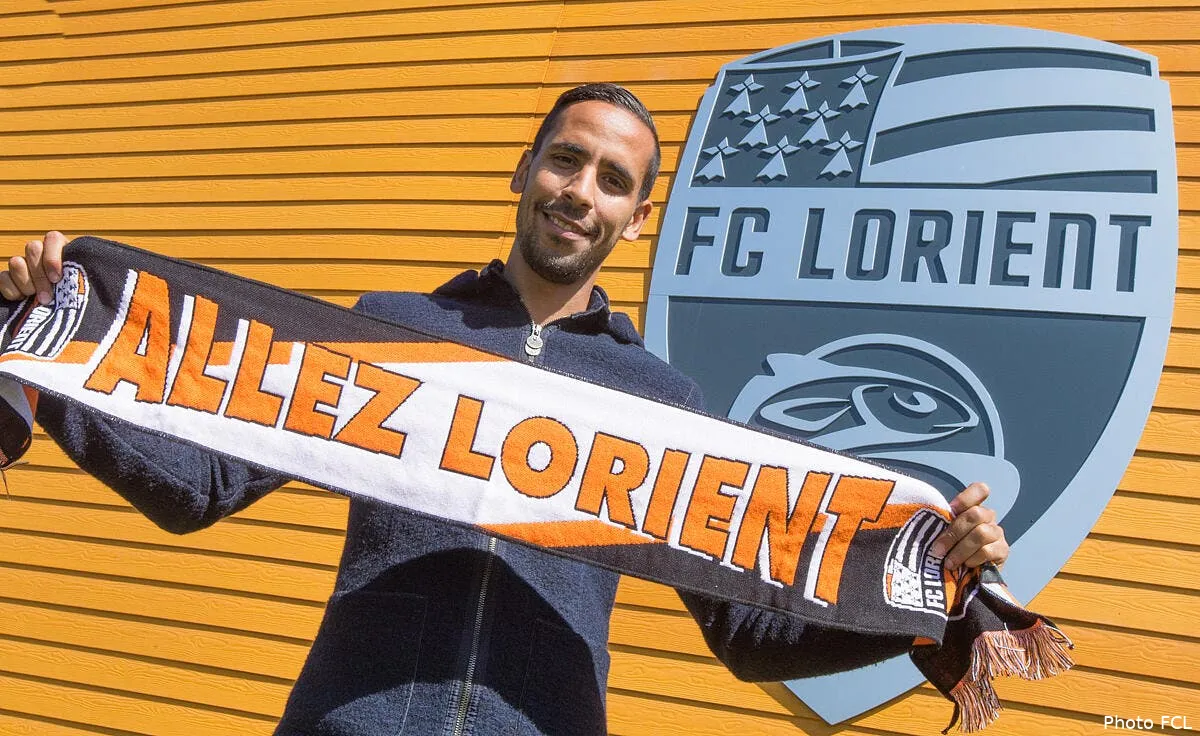 officiel lorient fait signer mesloub walid mesloub84597