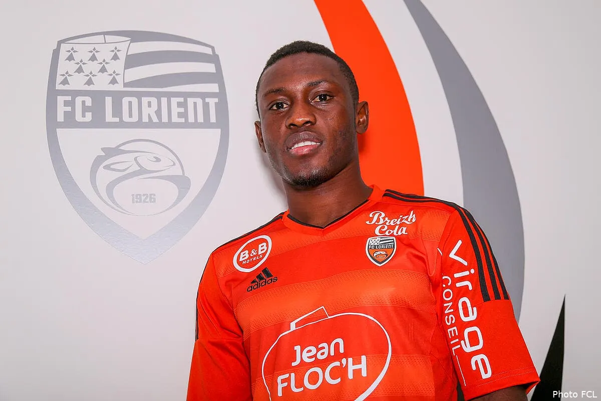 officiel waris signe au fc lorient waris majeed fc lorient117535