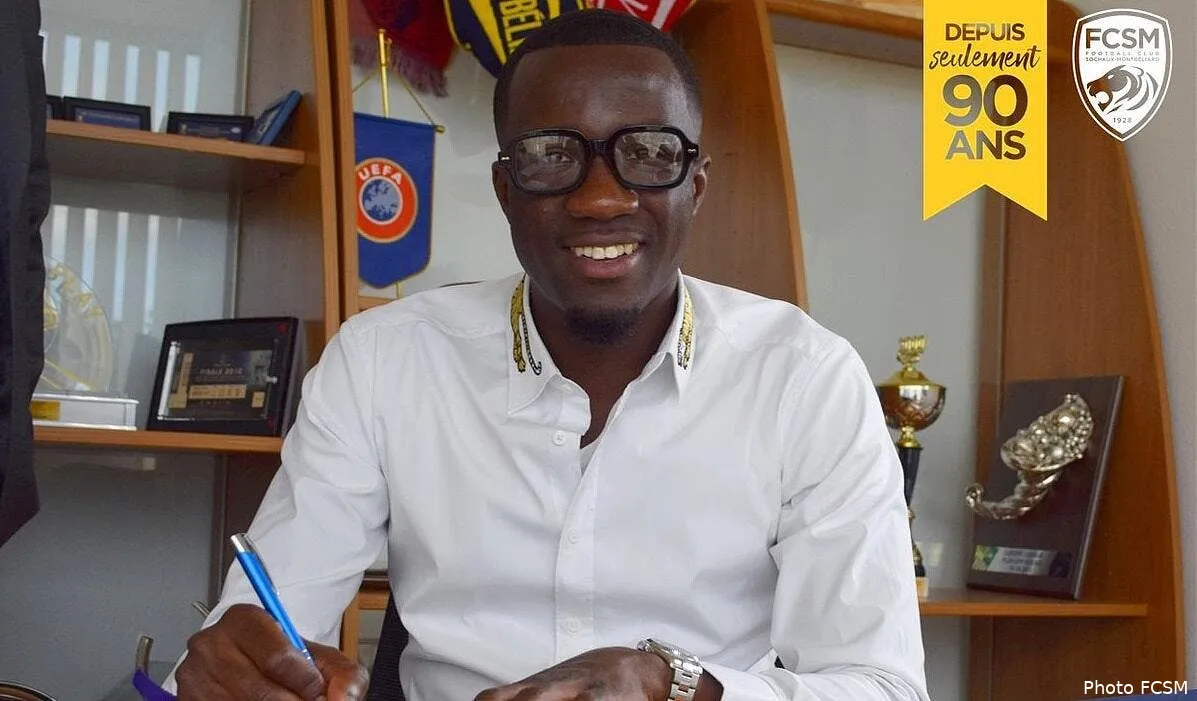 officiel lyon prete elisha owusu en ligue 2 elisha222327