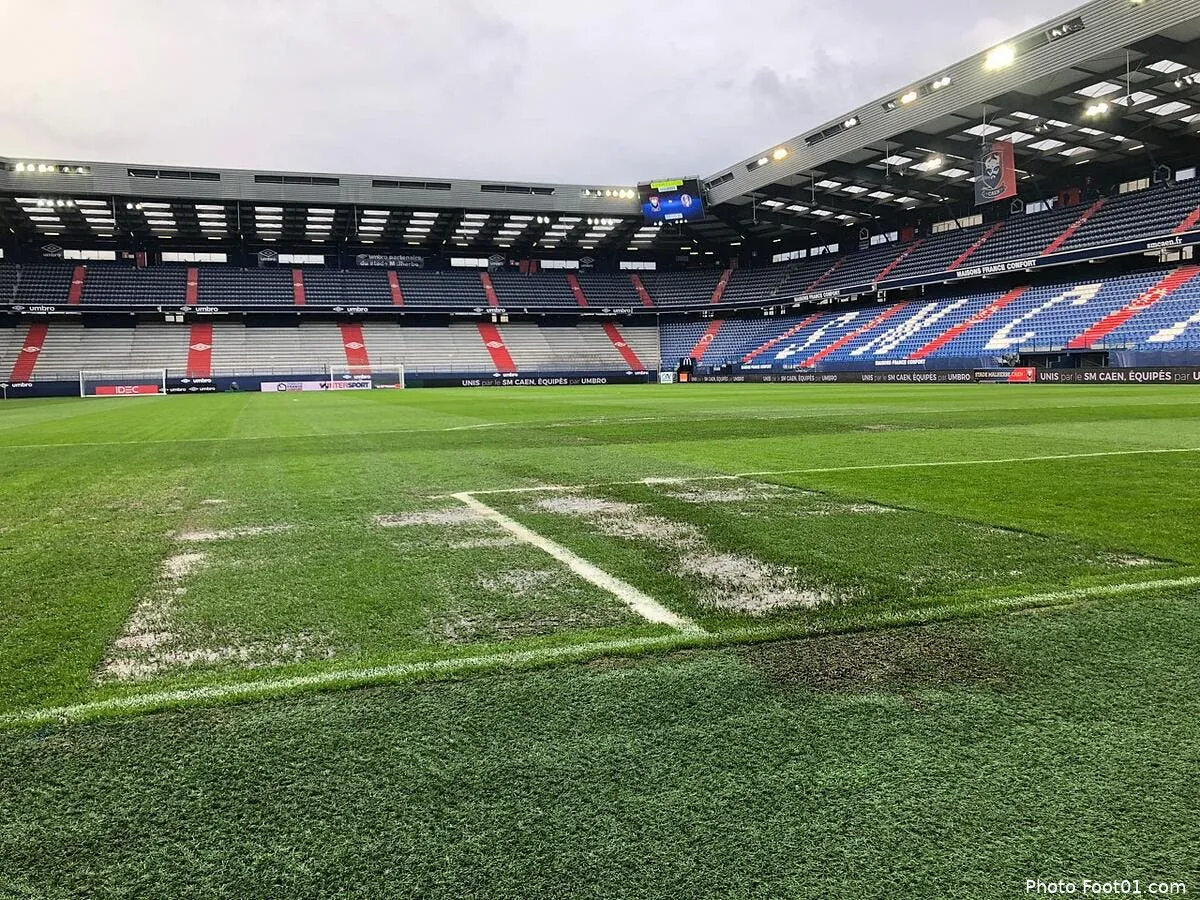 l1 caen tfc reporte la pelouse est innondee img 2456215775