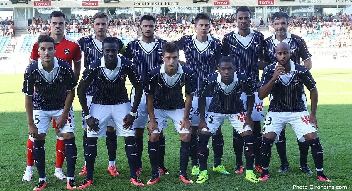 pau bordeaux 0 1 cm8vh2wwgaadjsv148510