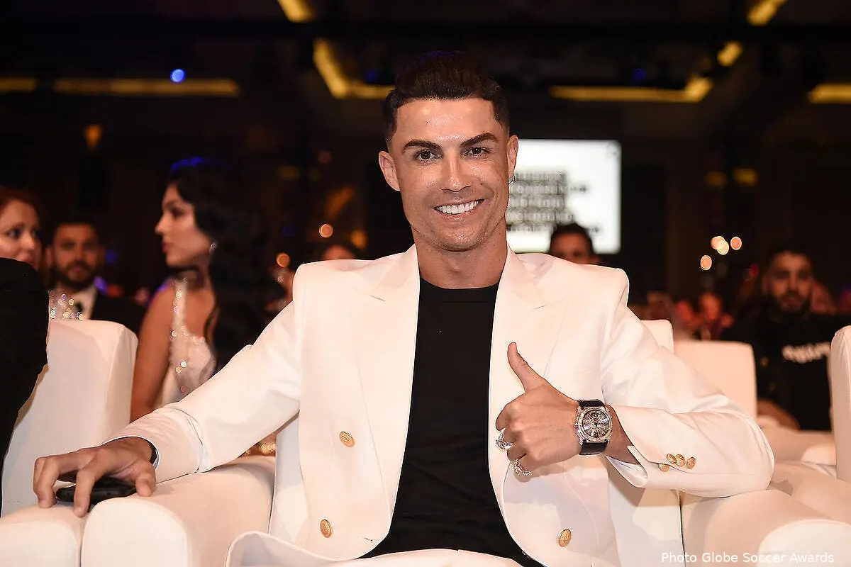 globe soccer awards cristiano ronaldo elu joueur du siecle 49295226466 990f9fd790 h 302755