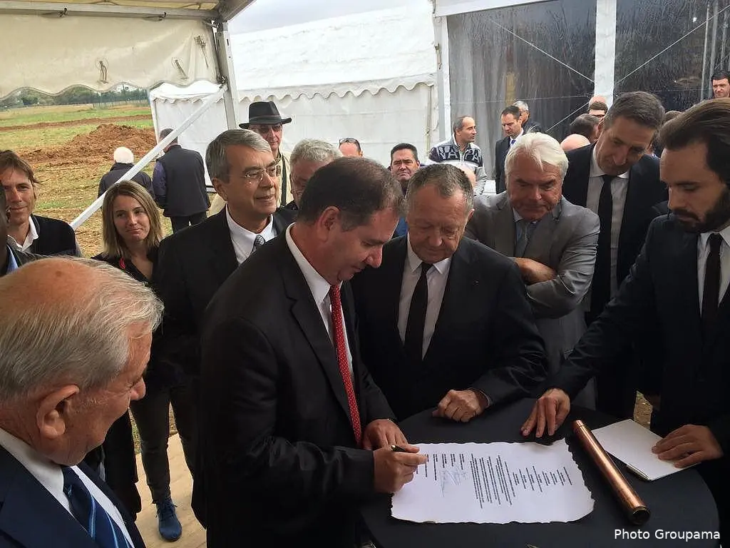 un indice sur le futur nom du grand stade de l ol cq4w4bewsaajq0h122729