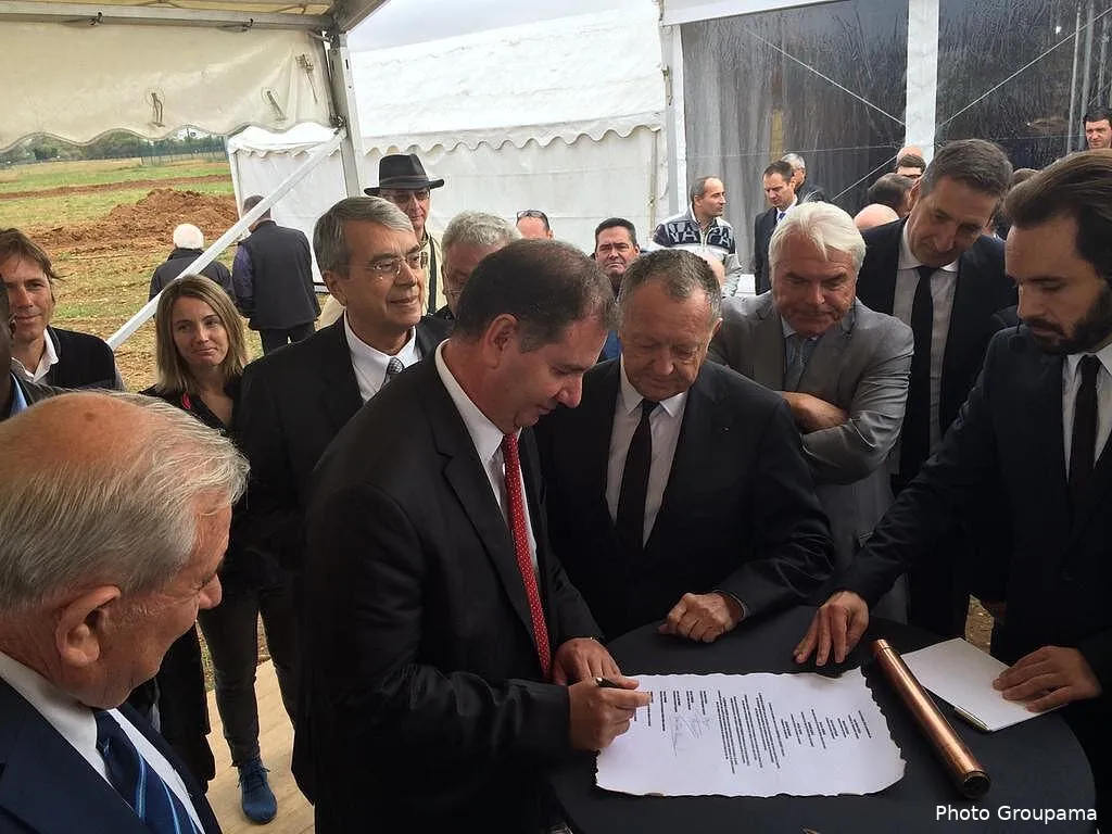 un indice sur le futur nom du grand stade de l ol cq4w4bewsaajq0h122729