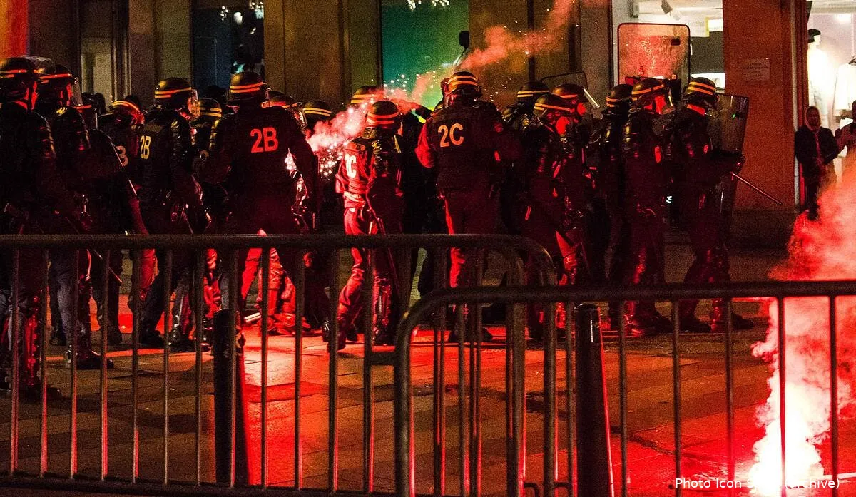 cdl quatre policiers blesses lors d une bagarre entre supporters du psg iconsport leb 070514 08 01214439