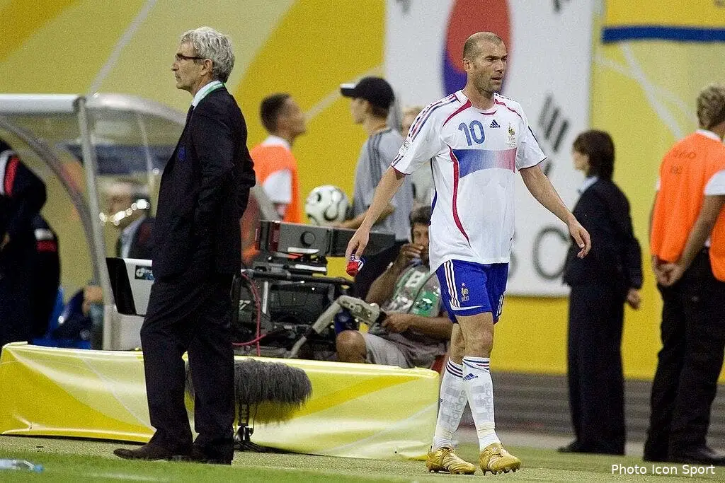 domenech a failli laisser sa place a zidane 55048 8577