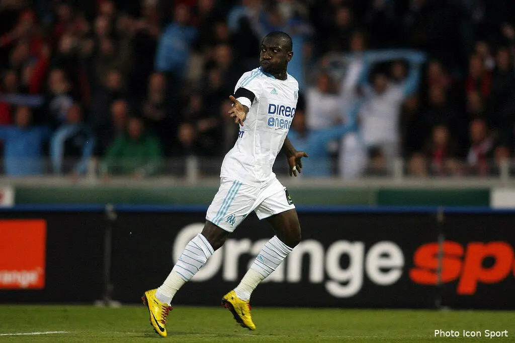 les attaquants niang et lisandro 53209 8244