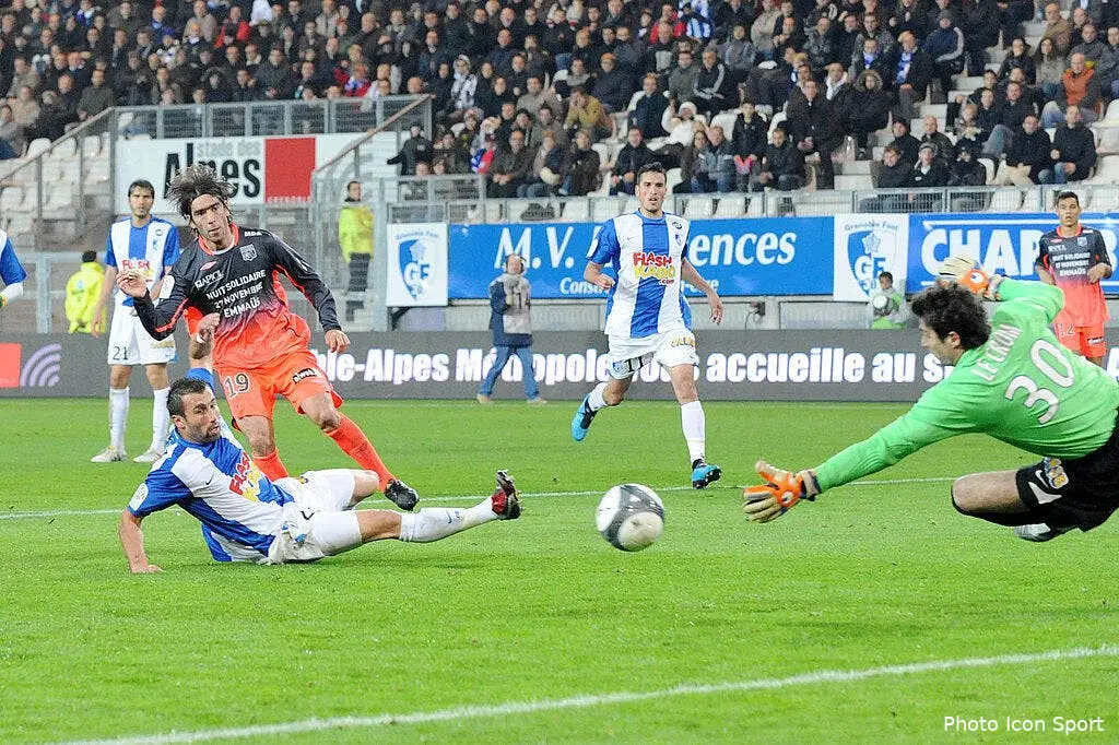 pari sportif 120 euros minimum pour vous avec le score de lyon grenobl 49845 7530