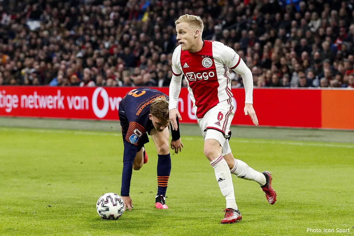 ajax ten hag le confirme van de beek est sur le depart icon 406622204292859