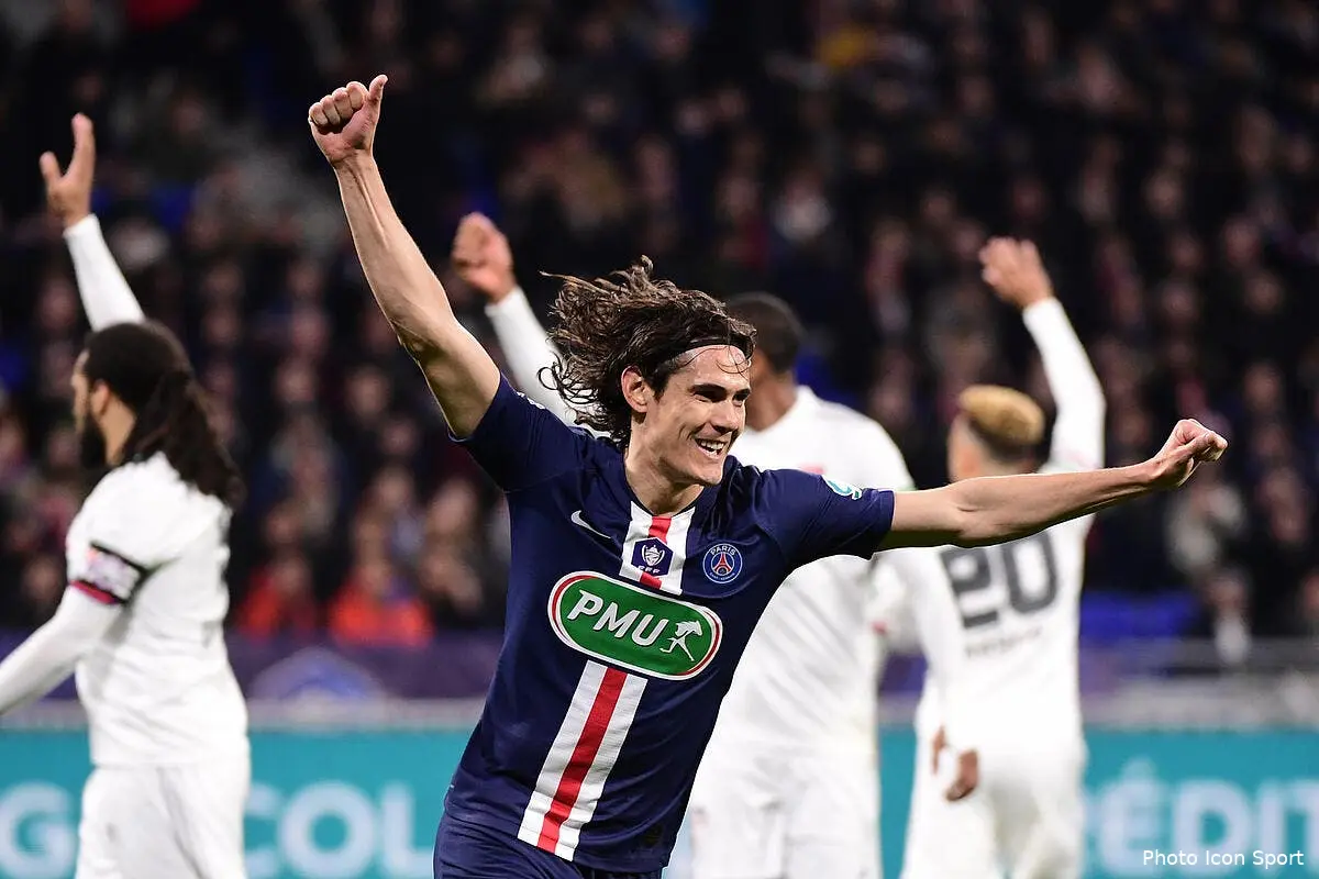 ang cavani est crame manchester united lui fait sa fete icon winter 04032020122052296657