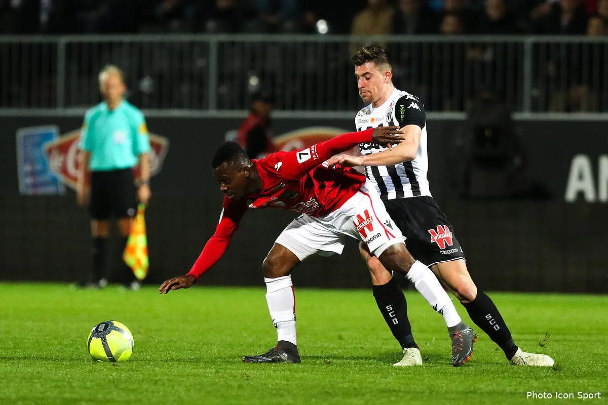 Angers freine Nice dans la course à l'Europe
