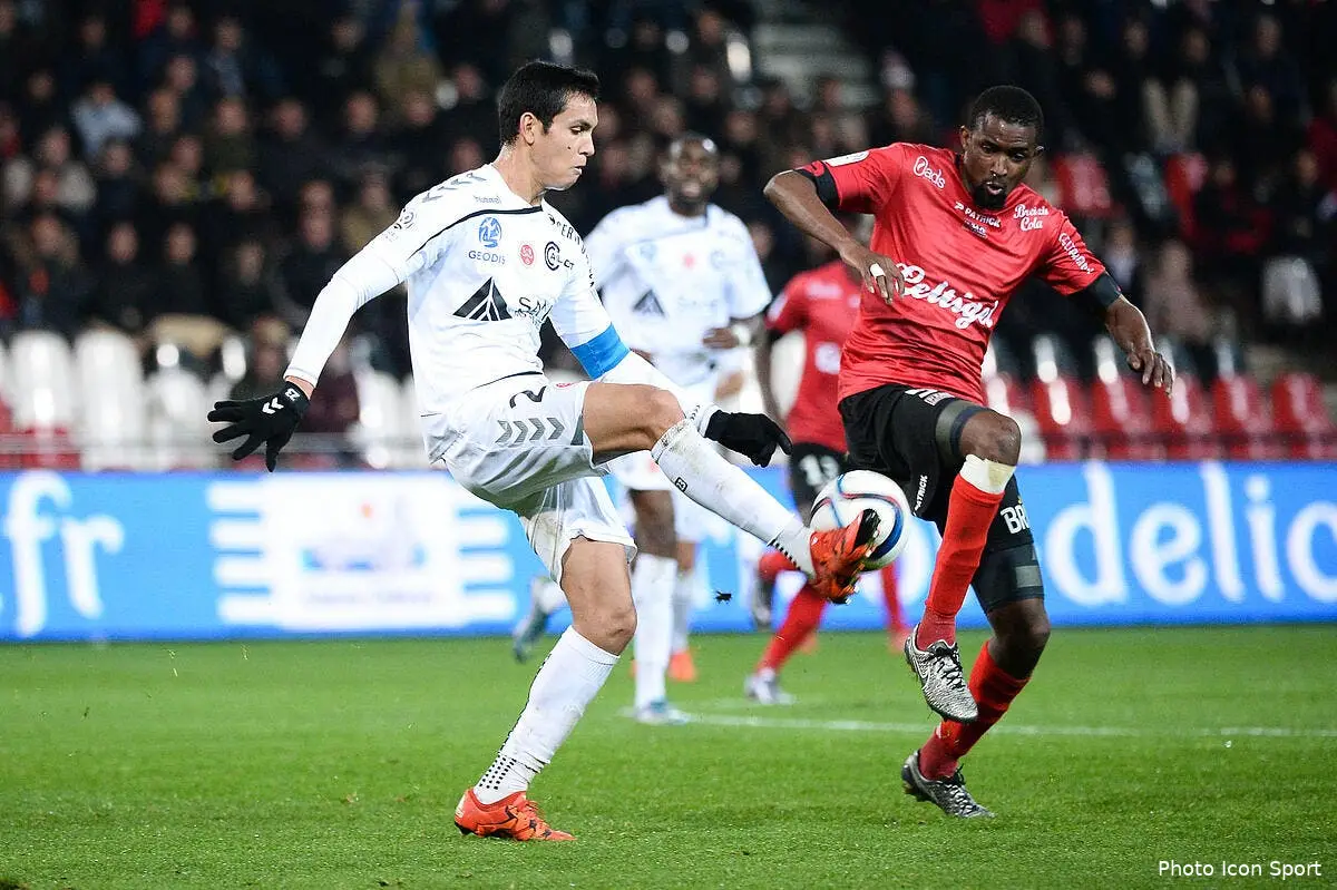 Arsenal fonce sur un défenseur de L1 à 5 ME