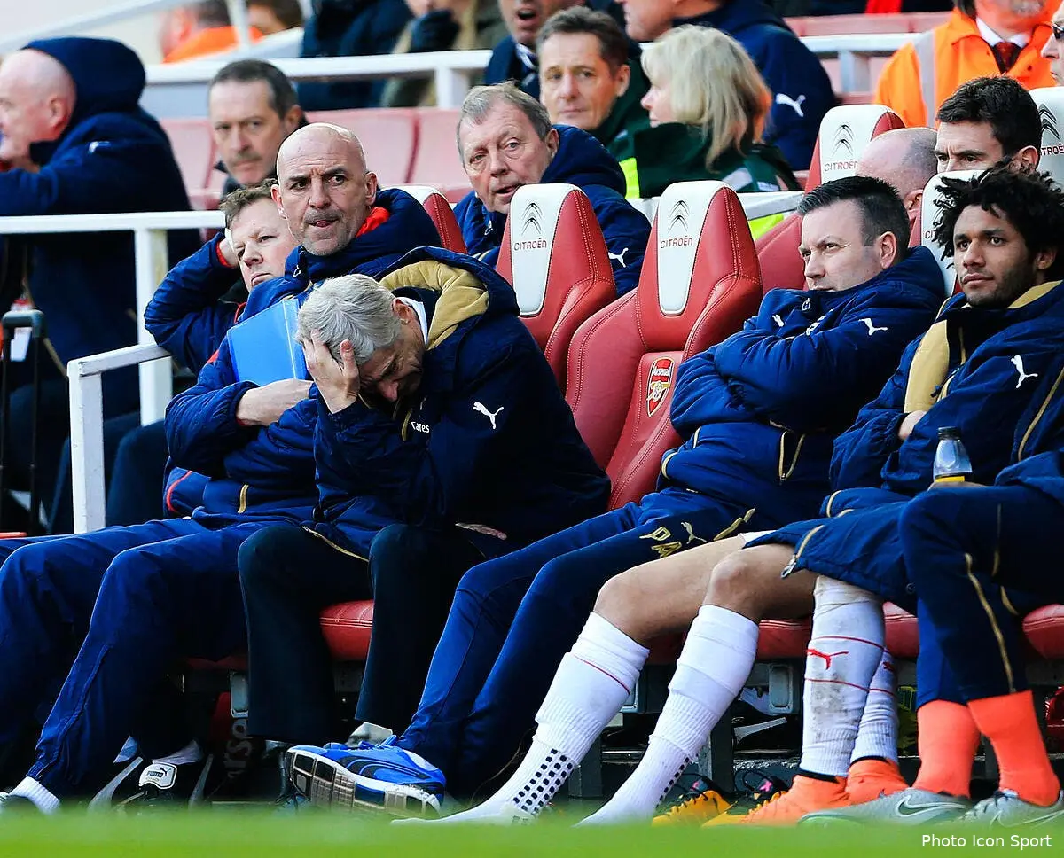 arsenal petit pousse gentiment wenger vers la sortie wenger 9136904