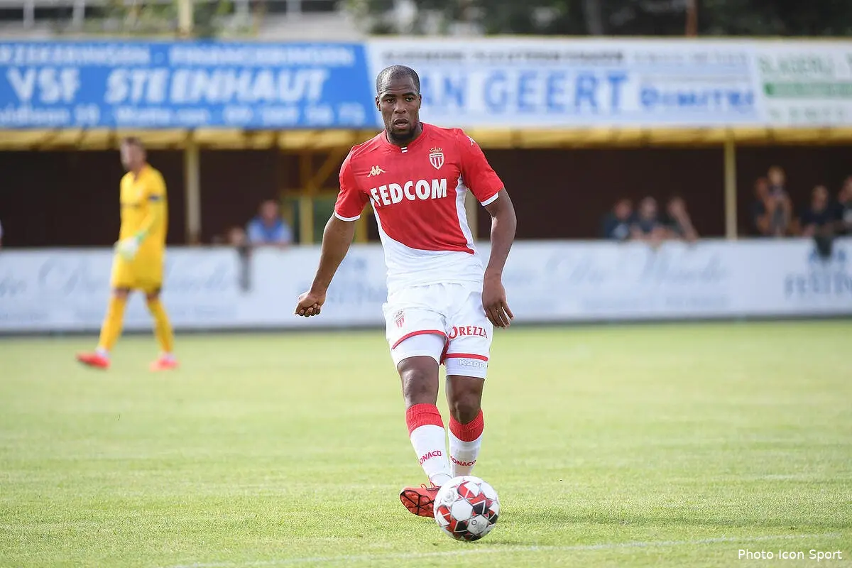 asm double offensive anglaise ca sent le depart pour sidibe icon win 070719 01 95610259515