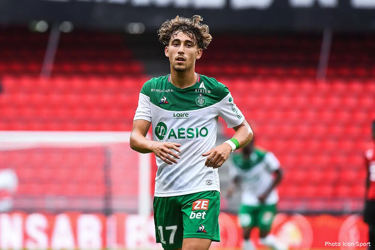 asse aouchiche a quitte le psg a cause d un coup de foudre aouchiche 1293345
