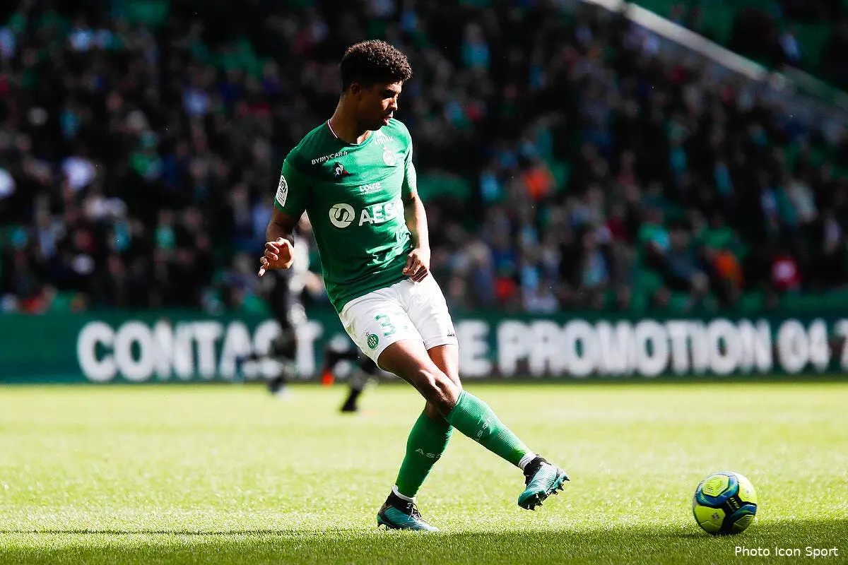asse les supporters boivent les paroles de wesley fofana icon 25i8544 copie282615