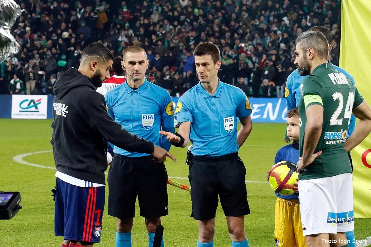 asse ol ennjimi accuse l arbitre d avoir bien aide lyon icon bia 200119 80 101242521