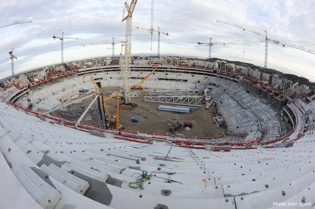 Aulas a deux pistes à 12ME par an pour le naming du stade