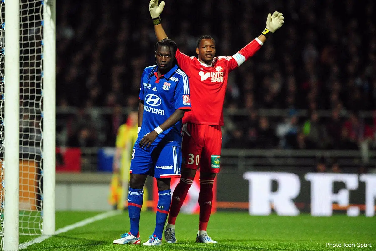 Aulas est certain que l'OM bluffe pour Bafé Gomis