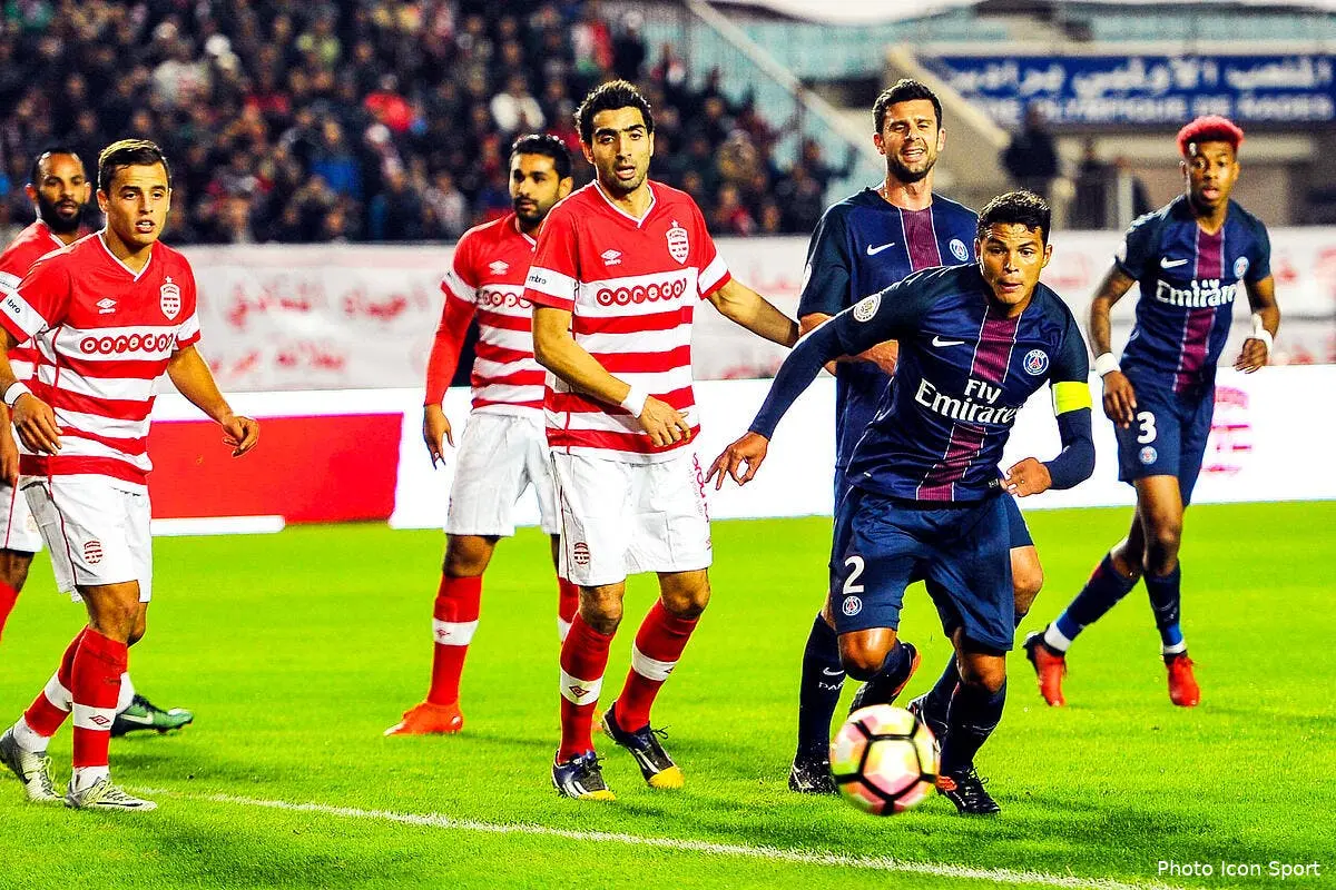 ca psg un policier grievement blesse pendant le match iconsport vis 040117 08 07166310